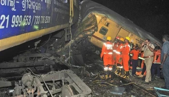 13 killed, over 50 injured in Indian train collision