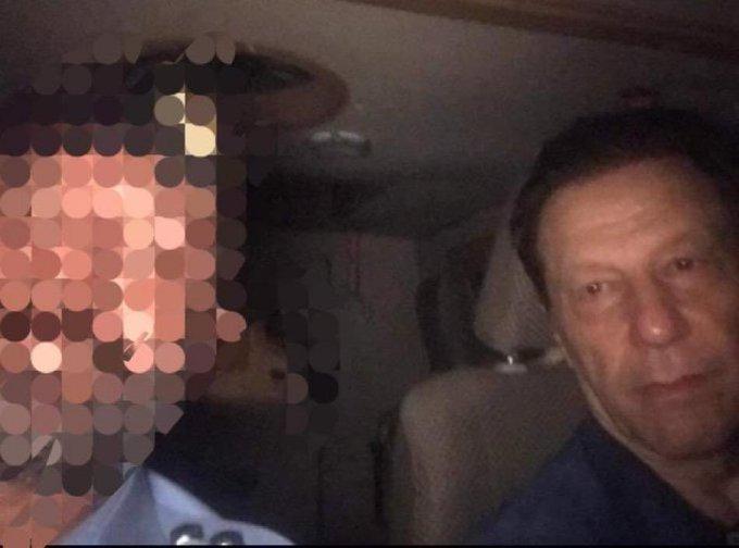 چیئرمین پی ٹی آئی کی گرفتاری کے بعد پہلی تصویر منظر عام پر آ گئی