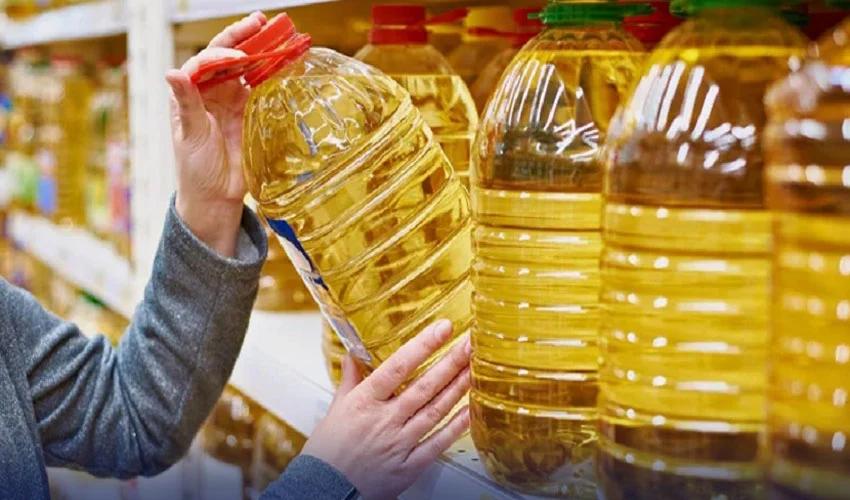 Price of ghee, edible oil significantly drops at utility stores