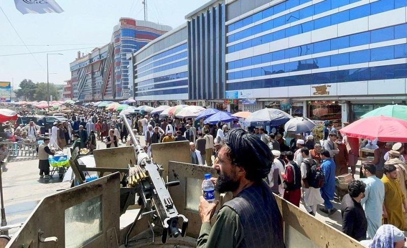 UN warns of 'colossal' collapse of Afghan banking system