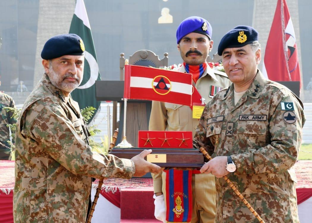 لیفٹیننٹ جنرل فیض حمید نے پشاور کی کور کمانڈسنبھال لی