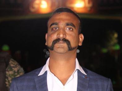 بھارتی ونگ کمانڈر ابھینندن کو پاکستان سے پٹنے پر ایوارڈ  مل گیا