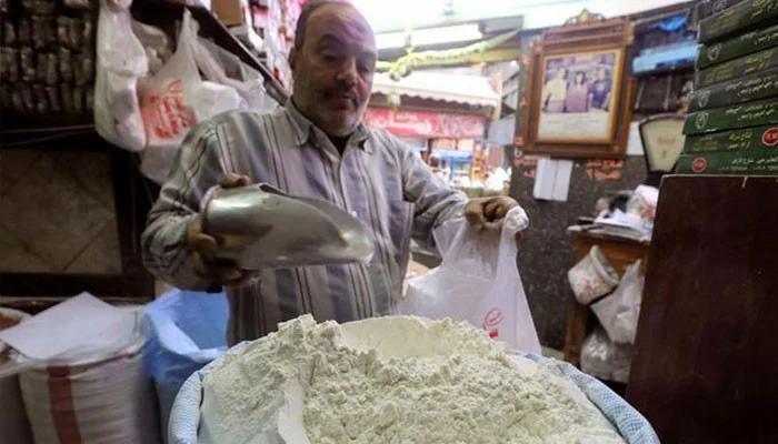 Price of flour continues to rise in Lahore