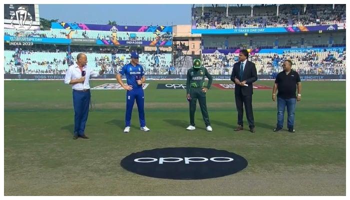 England wins toss, opts to bat against Pakistan