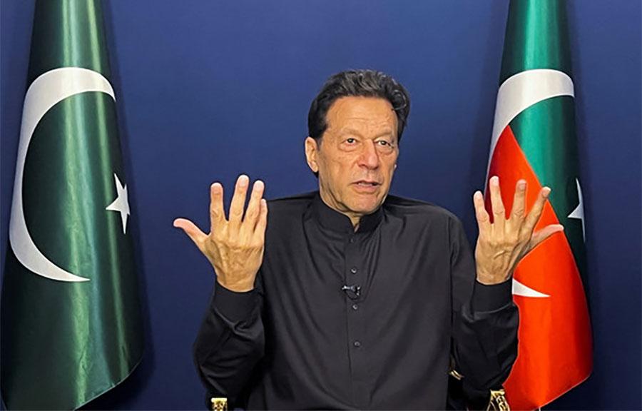 توشہ خانہ اور 190 ملین پاؤنڈ اسکینڈل کیسز: عمران خان کے وارنٹ گرفتاری جاری