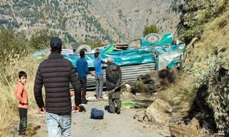 30 killed as bus plunges into ditch in Occupied Kashmir