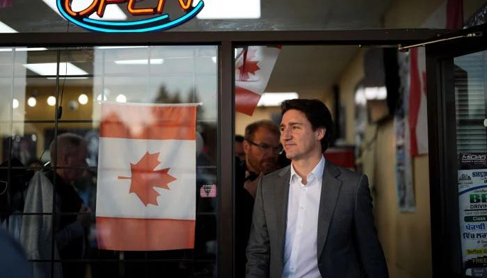 Pro-Palestine protesters reprimand Justin Trudeau at restaurant