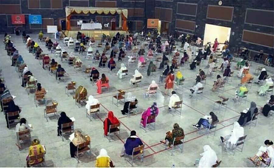 کے پی: ایم ڈی کیٹ کے بعد کمیشن امتحان میں بھی جدید طریقے سے نقل کا انکشاف