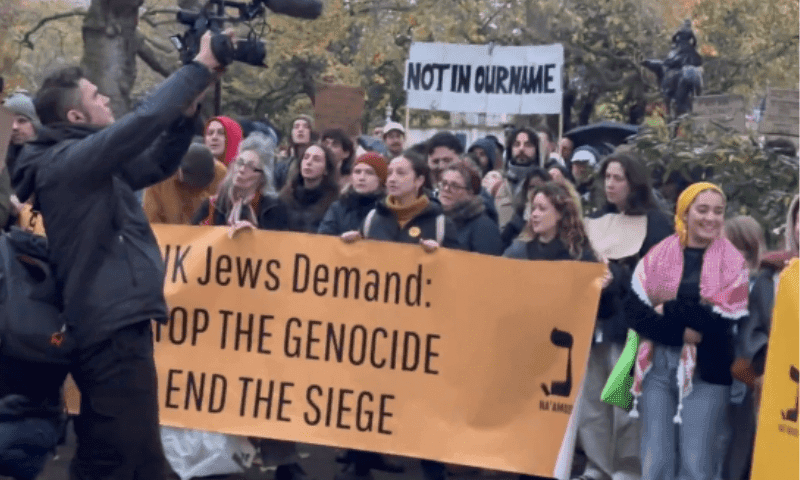 Jews demonstrate in London for ceasefire in Gaza