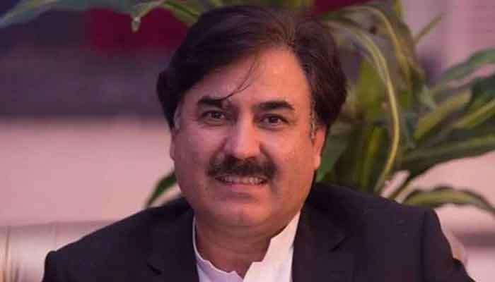 PTI leader Shaukat Yousafzai offloaded from plane