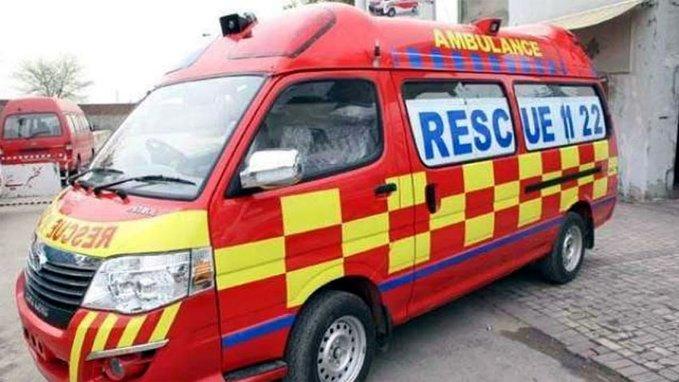 اٹک، جنڈ میں ہائی ایس کی فورڈلوڈر کو ٹکر سے ایک خاتون جاں بحق ، 11 مسافر زخمی