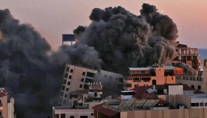 184 including three journalists martyred in Gaza attacks