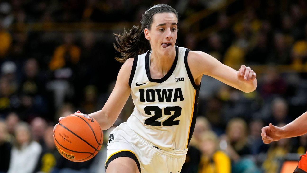 Iowa's Caitlin Clark closing in on 3,000-point milestone ahead of Cy-Hawk