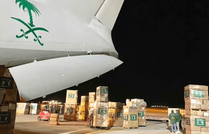 سعودی عرب کا غزہ کی عوامی عطیات مہم کے تحت 31 واں طیارہ مصر روانہ