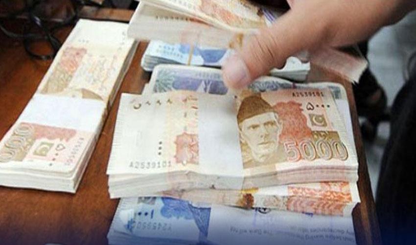 انٹربینک میں ڈالر کے مقابلے میں روپے کی قدر میں اضافہ