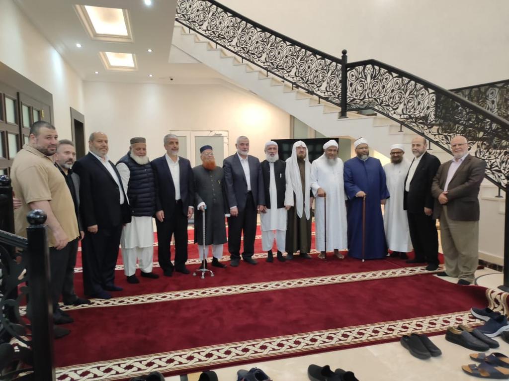 مفتی محمد تقی عثمانی کی  قطر کے دارالحکومت دوحہ میں حماس کے رہنماؤں سے ملاقات