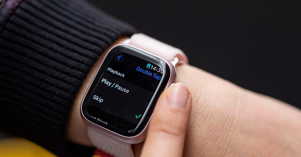 Apple resumes Apple Watch sales after ban is paused