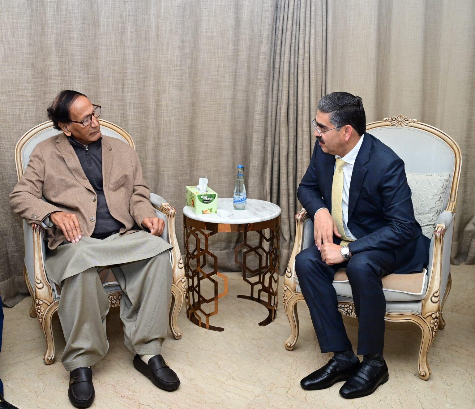 PM Kakar visits Shujaat Hussain’s residence