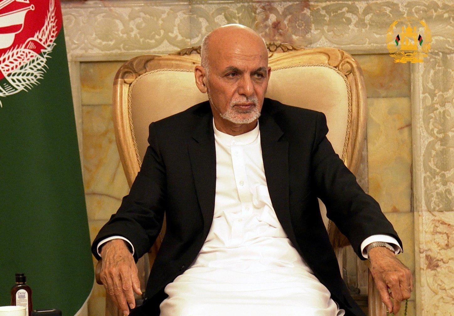 اشرف غنی نے متحدہ عرب امارات میں پناہ لے لی