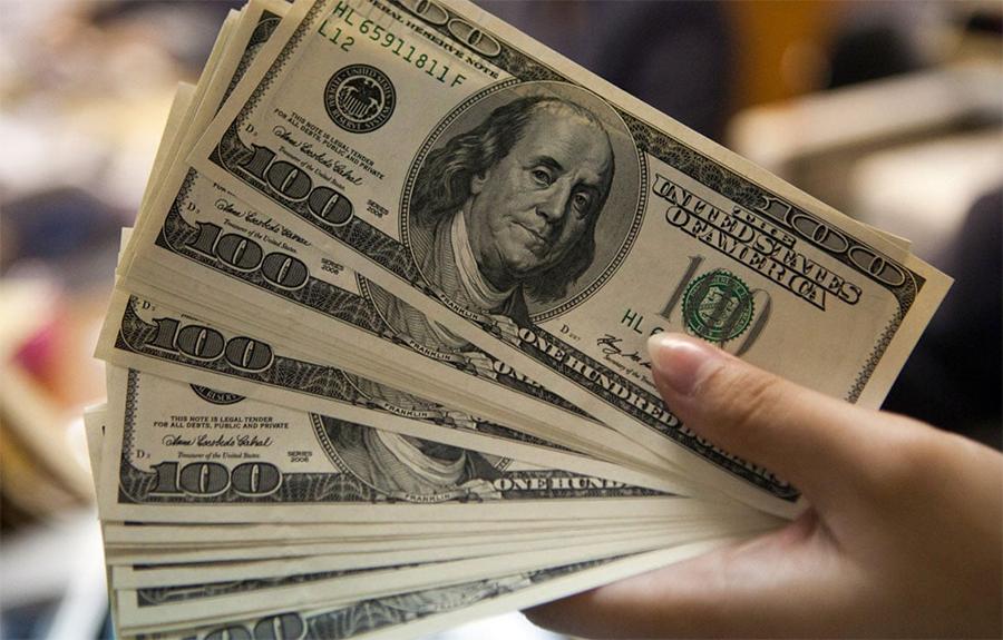 انٹربینک میں روپیہ کے مقابلے میں ڈالر کی قدر میں دوبارہ کمی