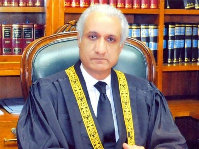 سپریم کورٹ کے ایک جج اپنے عہدے سے مستعفیٰ