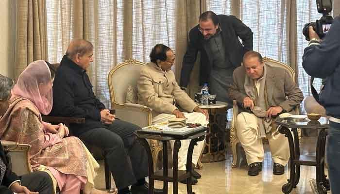 PML-Q to not make seat adjustment with PML-N