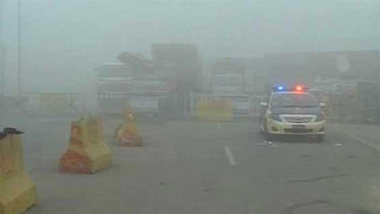 Dense fog disrupts traffic, motorways closed for safety