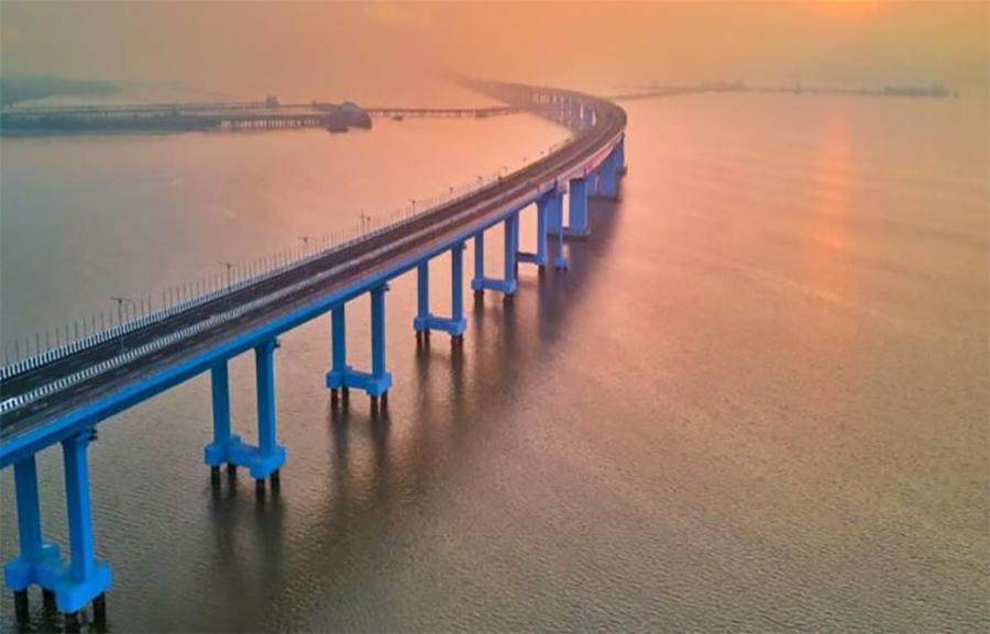 ممبئی میں بھارت کے طویل ترین سمندری پل کا افتتاح