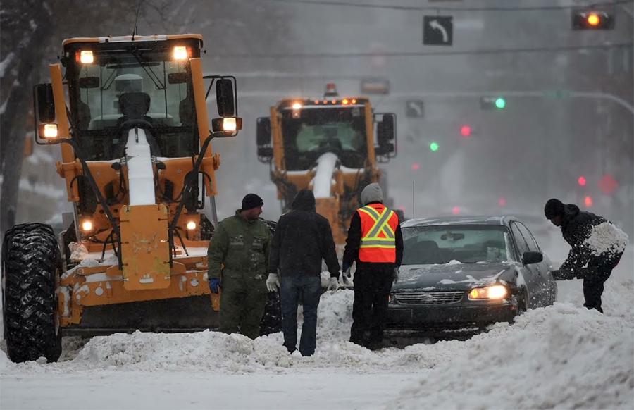 امریکا، کینیڈا اور برطانیہ میں شدید برفباری، شہری گھروں میں محصور