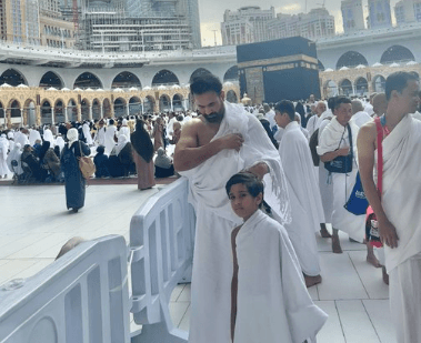 Irfan Pathan completes Umrah with son