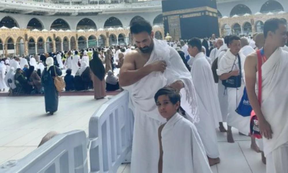 بھارتی کرکٹر عرفان پٹھان کی عمرہ کی ادائیگی