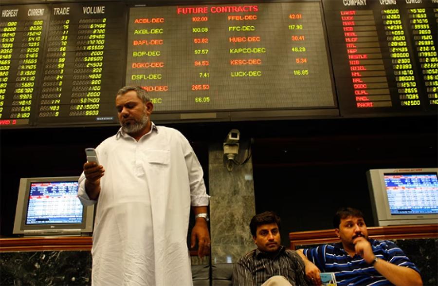 کاروبار میں مندی،  پاکستان سٹاک ایکسچینج میں 800 سے زائد پوائنٹس کی کمی