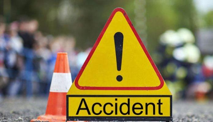 بارہ کہو کے قریب طلبہ کی سیاحتی کوسٹر اور گرین لائن بس میں تصادم،طلبہ سمیت 21 افراد زخمی