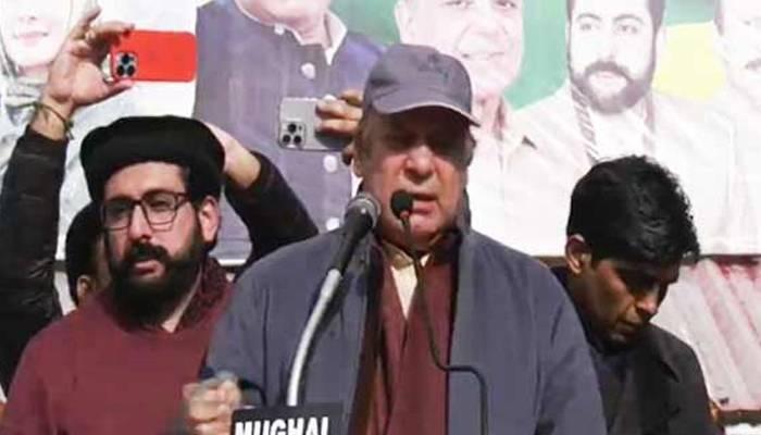 مجھے نا اہل کرنے والے خود استعفے دے رہے ہیں، نواز شریف