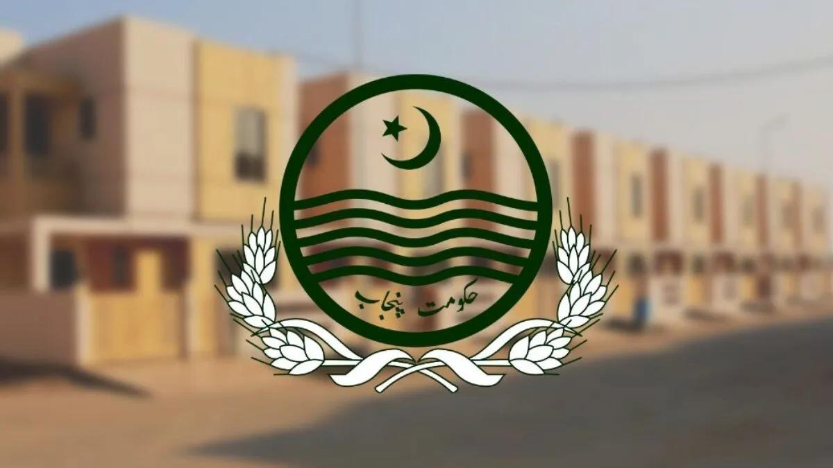 Plots distribution to journalists challenge in LHC