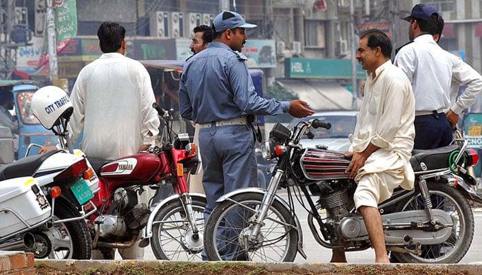 Lahore Police announces not to issue challan on ID till February 8