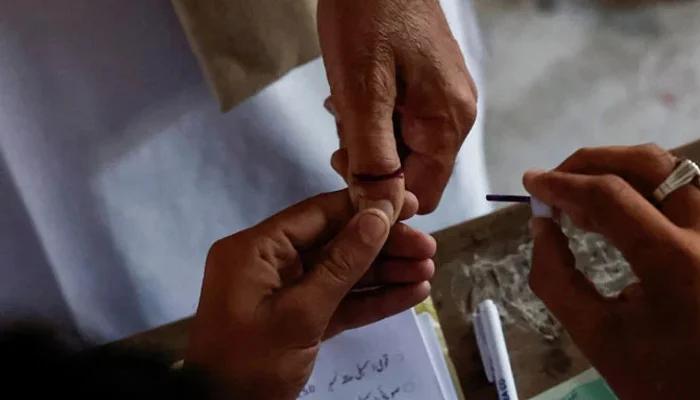 Sukkur: Polling process halted for four hours