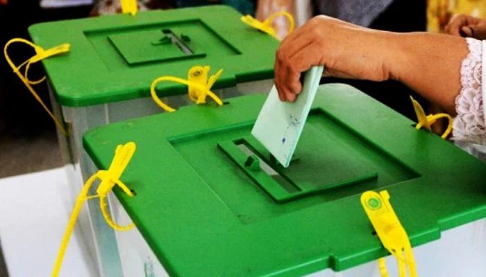 پی ٹی آئی کے حمایت  یافتہ آزاد امیدوار  قومی اسمبلی کی 62 نشستوں  پر لیڈکر گئے