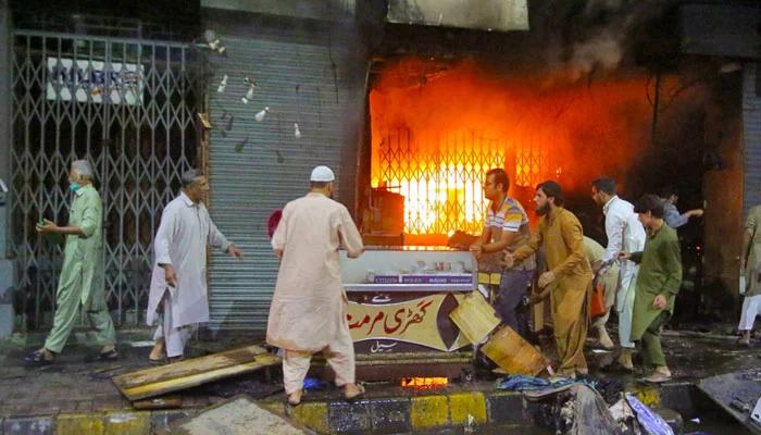 Fire in Rawalpindi burns eight shops