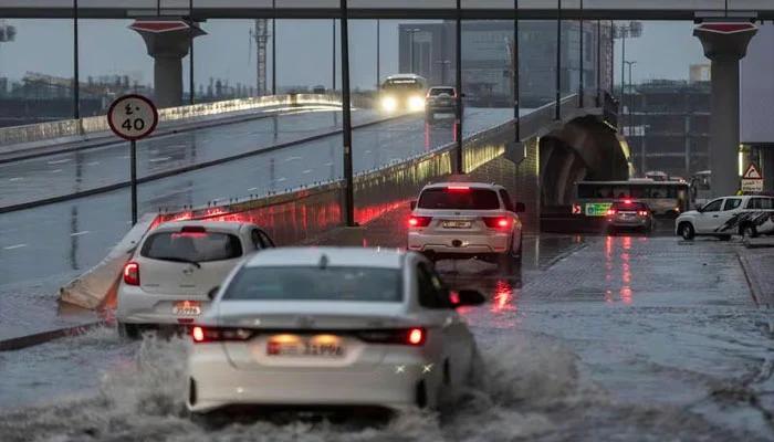 Heavy rain in Dubai, Abu Dhabi, safety alert issued