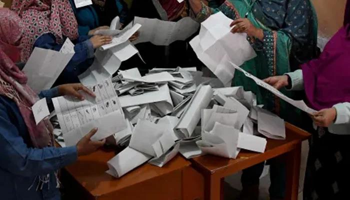 ECP orders to halt recount in PB-21