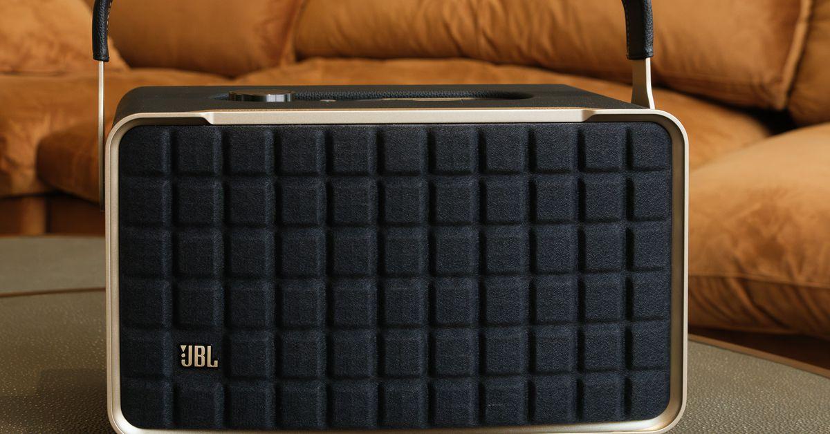 JBL Authentics 300 smart speaker review: two assistants at once