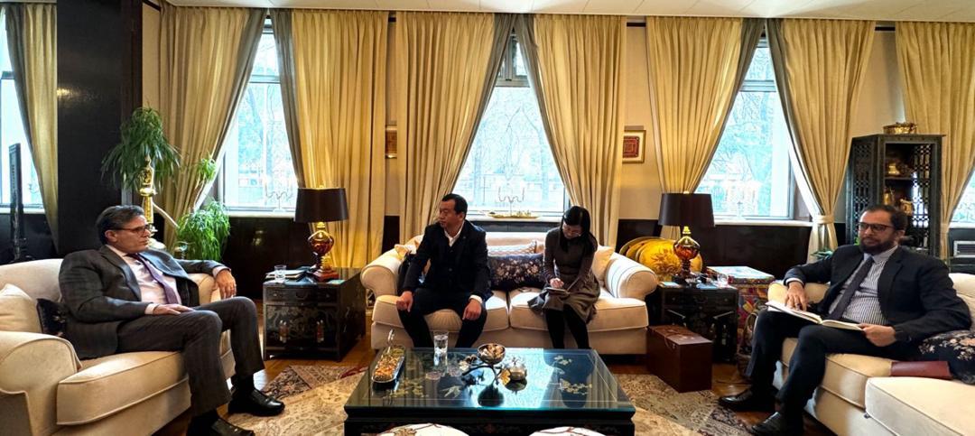 Chairman Shandong Xinxu Group meets with Ambassador Hashmi in Beijing