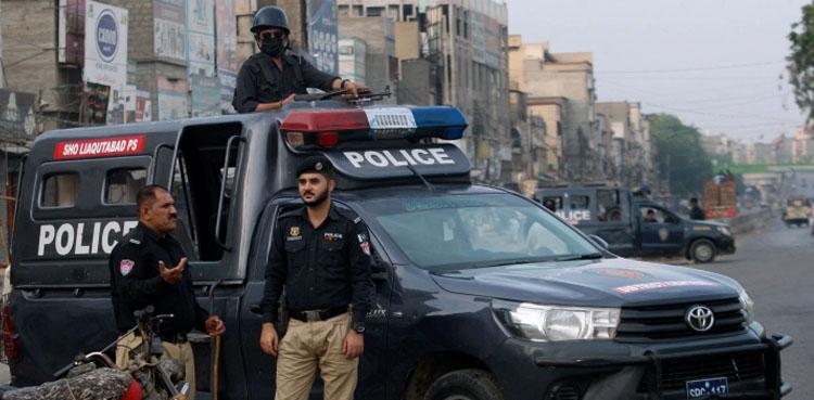 Firing on car injures woman in Karachi