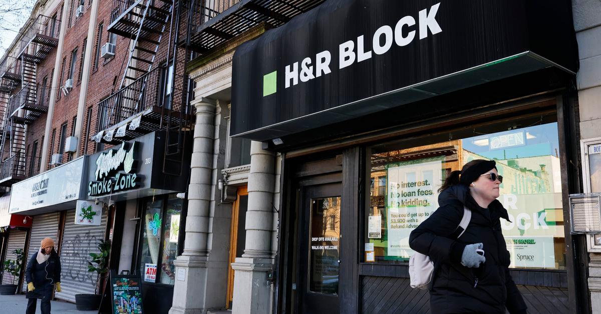 FTC cracks down on H&R Block for deleting tax data when users want to downgrade