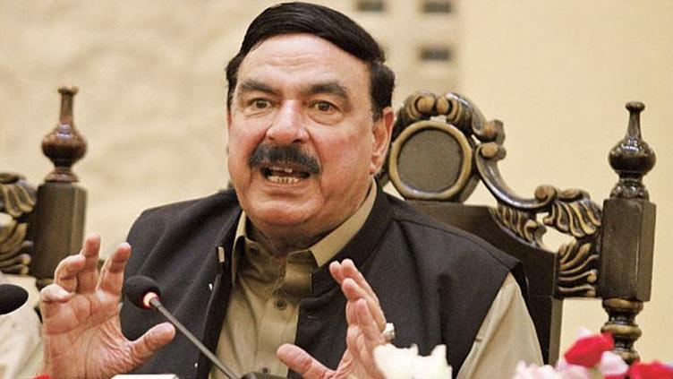 Court extends interim bail of Sheikh Rashid in case of accusing Zardari