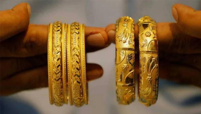 Gold price increases by Rs900 per tola in Pakistan