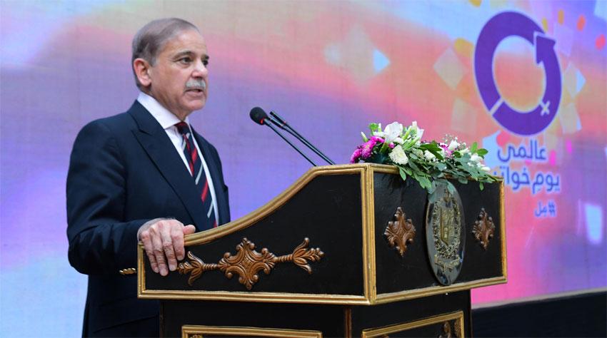 PM announces to establish Pakistan Education Endowment Fund