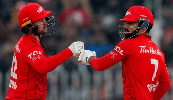 PSL 9: Islamabad United beat Multan Sultans by three wickets