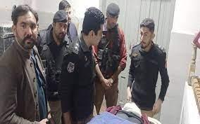 پشاور میں نامعلوم مسلح افراد کی فائرنگ سے دو پولیس اہلکار شہید، ایک زخمی
